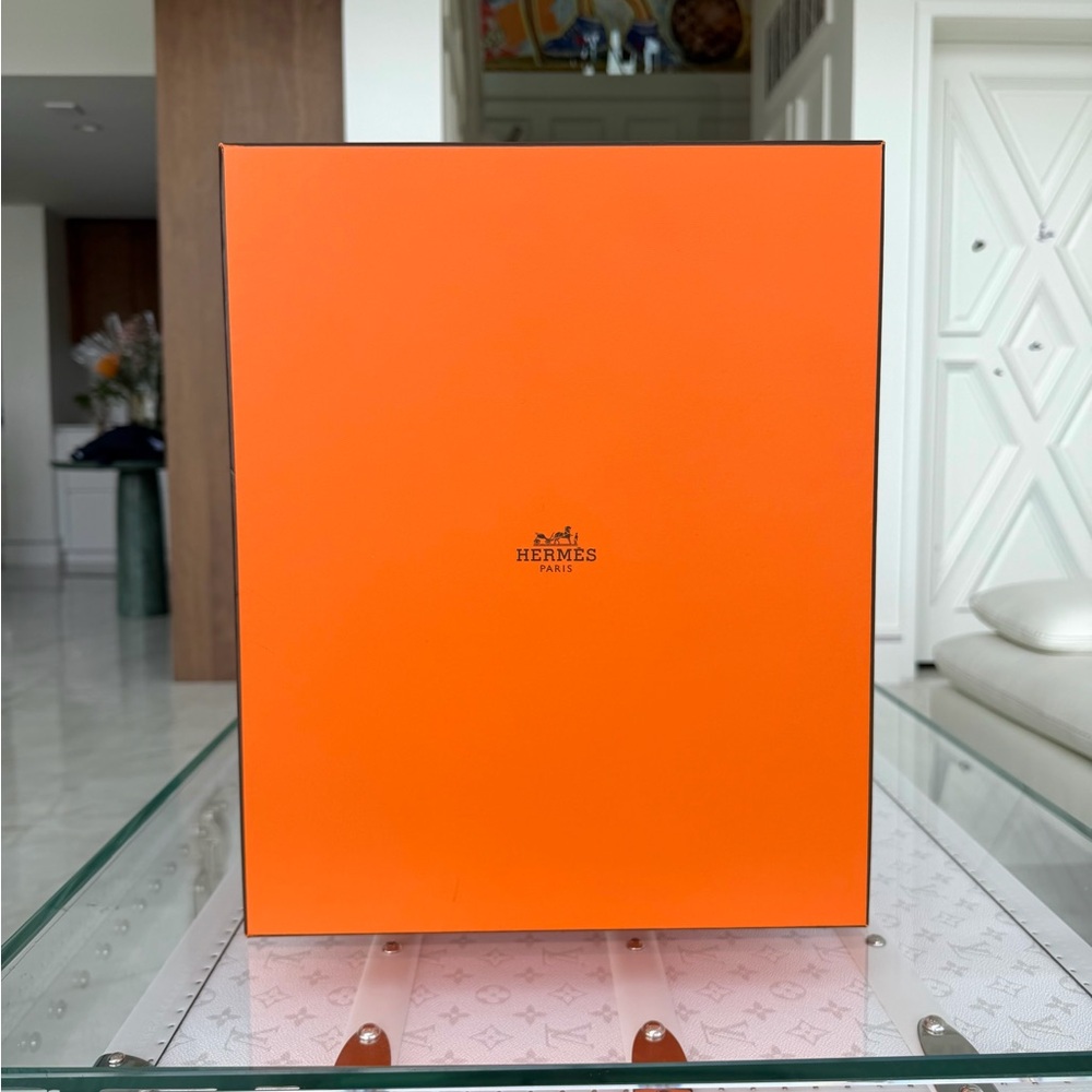 Hermès ⭐️ Empty Gift Large Storage Box 12.5” x 15.5” x 7" - Picture 2 of 4